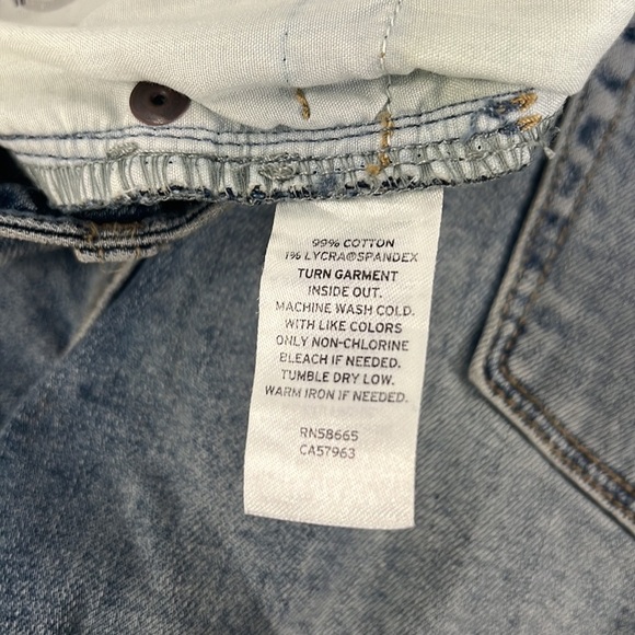 NWT Treasure Bond Distressed Shorts - Picture 8 of 8